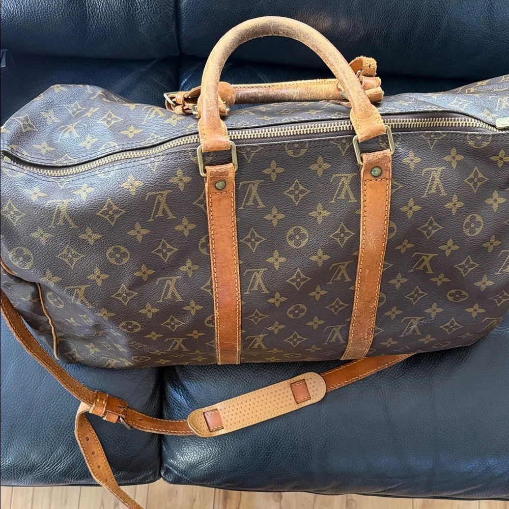 Vintage Louis Vuitton duffle bag with strap. Size 50 - Picture 8 of 14